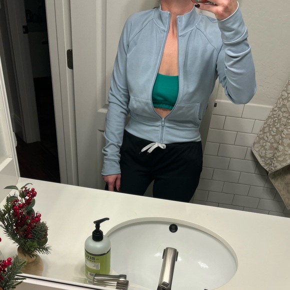 Skims Limited Edition Outdoor Track Jacket Women’s Size Medium NWT - Picture 10 of 10